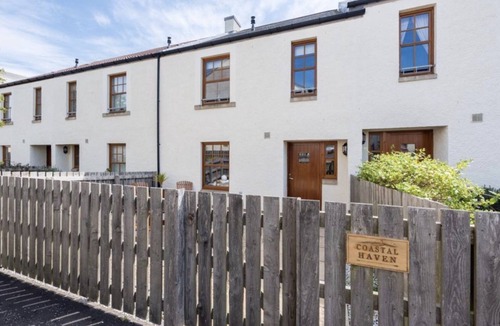 Crail House | Coastal Haven- stunning home in Crail