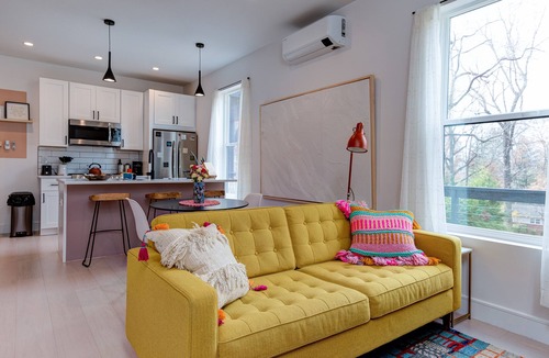 Royal Pines Condo | Colorful modern suite near Blue Ridge Parkway and Biltmore