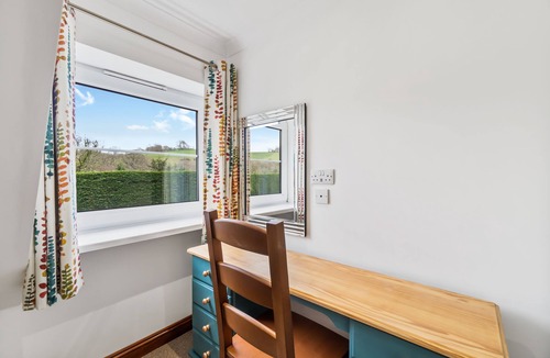 Saltash Cottage | Conveniently located to explore all that Cornwall and Devon have to offer