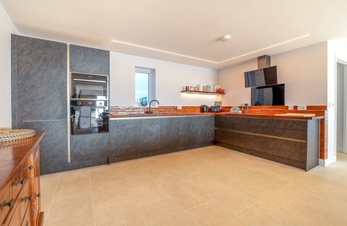 Portwrinkle House | Cornica - Pet Friendly Coastal House with Hot Tub and Sea Views