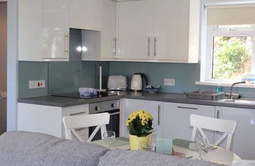 Seaton Apartment | Cornish Seaside Apartment with Stunning Sea Views