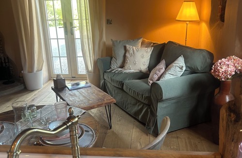 Ross-on-Wye House | Cozy Barn 300 year old conversion, near Forest of Dean and Ross on Wye on farm.