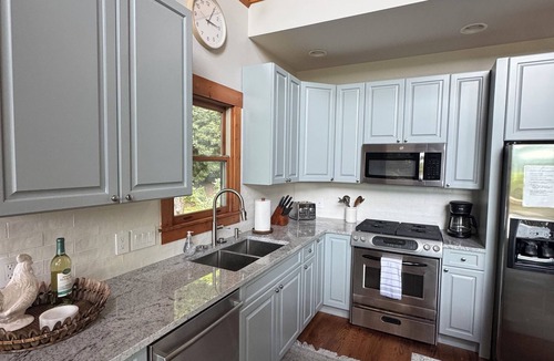 Cashiers House | Custom Built Mountain Home on 4 Acres - 5 Miles from Old Edwards Inn