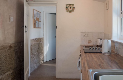 Crowlas Cottage | Delightful 300 year old cottage in quiet country lane