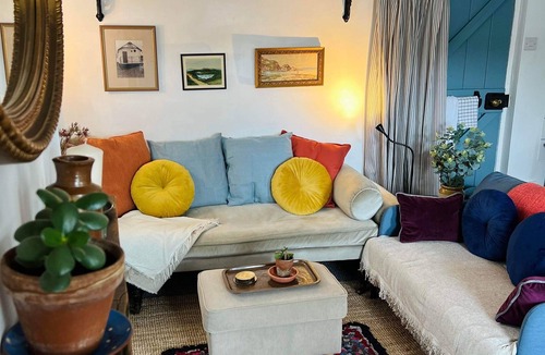 Lympstone Cottage | Devonshire cottage nestled in a pretty fishing village