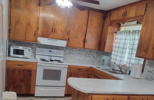 Diamond City House | Diamond City Lake & Links Cozy 2 bedroom 1 bath in the center of everything!