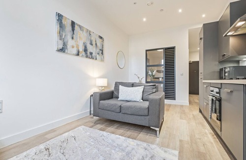 Bordesley Apartment | Digbeth Square | Central | Sleeps 2 | Bullring