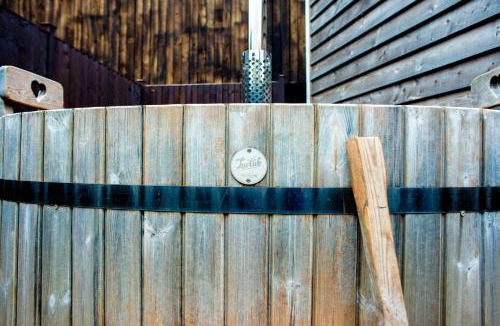 Foolow House | Digby's Hut