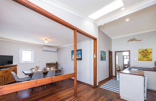 Lancelin House | Doc's Cottage Lancelin - Ocean Views - Pet Friendly.