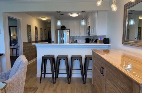 North Capitol Condo | Downtown Riverfront Condo 1 Mile to Broadway Pool Free Covered Parking