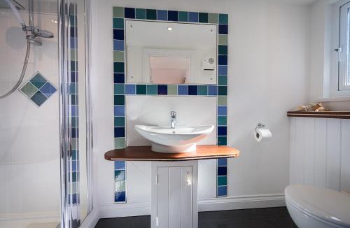 Saint Gennys Ski Chalet | Driftwood