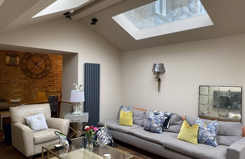 Tollcross House | Edinburgh City Centre Townhouse. Six bedrooms and six bathrooms