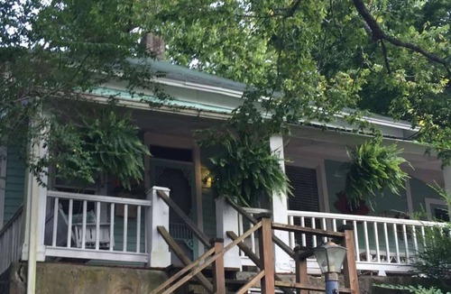 Eureka Springs Historic District Cottage | Experience Cottage Downtown Eureka Springs