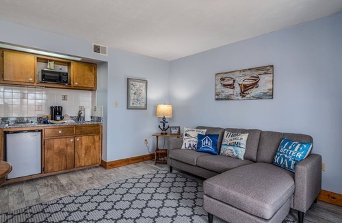 Big Cedars House | Experience Dockside Living on Table Rock Lake w/Easy Walk-In Access, Dog-Friendly & Free Tickets