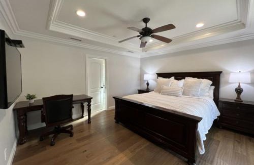Anaheim Resort House | Fantastic 6 bedroom, 4 & Half bath home (4 master Suites), pool home