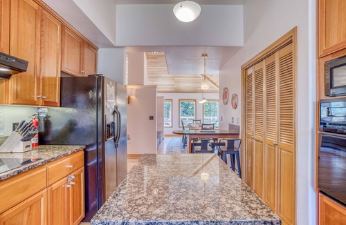 Neskowin House | Fantastic Custom Ocean-View Home Near Neskowin has Deck, Spa Tub, Hot Tub!