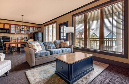 The Blue Mountains Hotel | Fireside Mountain Retreat w/Hot Tubs & Balcony l Near Blue Mountain Village