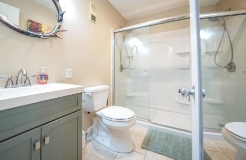 Banner Elk House | First floor studio Resort access Portable AC