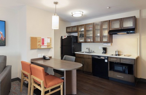 Anaheim Resort House | Fun at Knott's Berry Farm! w/Pool, Parking, Shuttle to Disneyland!