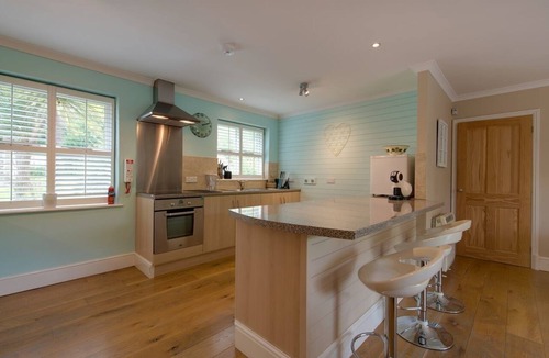 Little Petherick Cottage | GRANDPA DICKSON'S, pet friendly, with a garden in Little Petherick