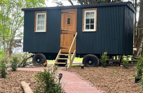 Plumpton Green Cabin | Half Moon Shepherds Huts