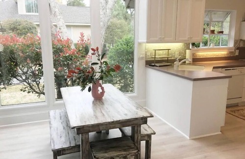 Shipyard Plantation House | "Hidden Jade", heat/cool large private pool, sleeps 14, near Beach! Dog-friendly