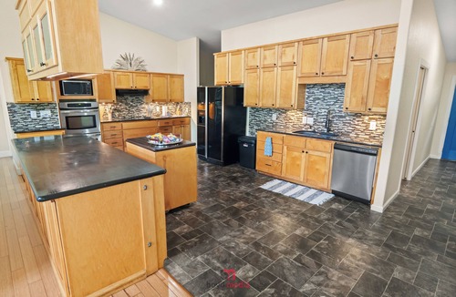 Springdale House | Lake View/Massage Chair/Skiball/Darts/shuffelboard/foosball