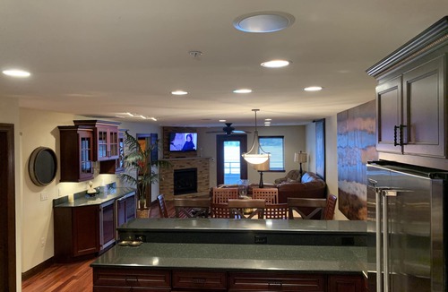 Lake Delton Condo | ⚓❀ Lakefront Condo ❀ Private Beach - Kayaks - Family Friendly ❀⚓