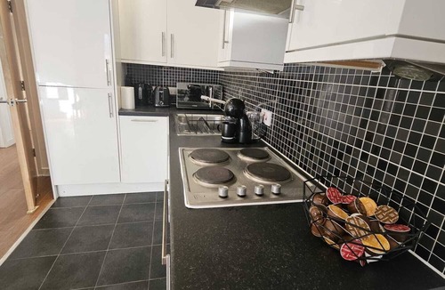 Bristol Floating Harbour Apartment | Large, modern 2 bed apartment with parking,walking distance to the city center