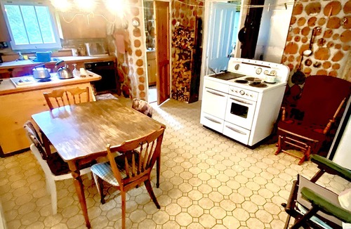 Notre-Dame-de-Montauban Ski Chalet | Le Milouka