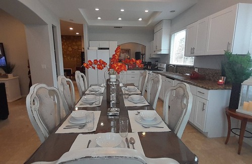Hermosa Village House | Luxe 6Bd/6Ba,5 Minutes Disney Convention C, Beaches 20minutes