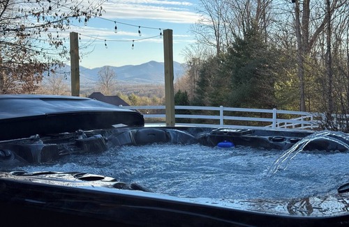 Candler House | Luxury Blue Ridge Views w/Hot Tub, Game Room, Gym & Outdoor Fun — Sleeps 21