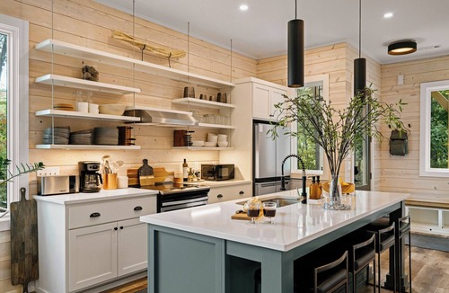 Clayton Cabin | Luxury Cabin- Hot Tub, Mtn Views from Every Window, Mins to Clayton