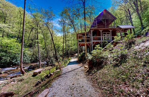 Otto House | Magical private mountain retreat on 37 acres with trail to creek waterfalls