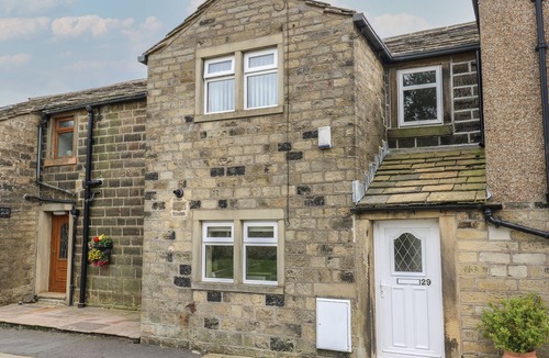 Oxenhope Cottage | MARSH COTTAGE, character holiday cottage, with a garden in Oxenhope