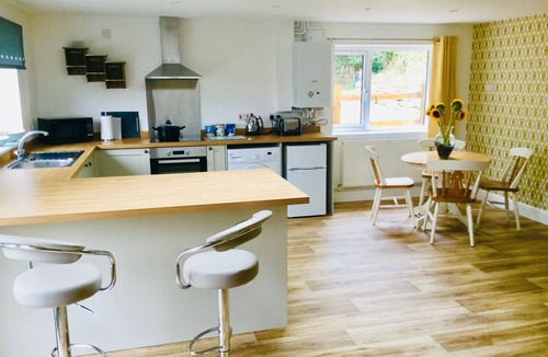 Newton St Loe Cottage | Mill Lane Cottage, a pretty cottage in beautiful countryside, 4 miles from Bath.