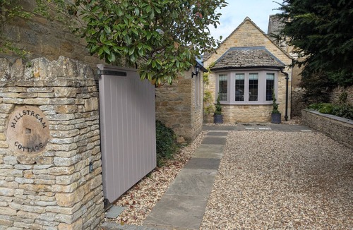 Bourton Cottage | MILL STREAM COTTAGE, family friendly in Lower Slaughter
