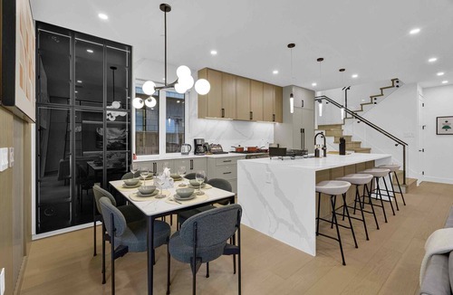 Kerrisdale House | Modern 4BR Home Steps from VanDusen & Queen Elizabeth Park