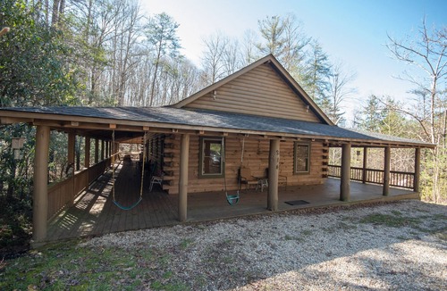Topton House | Modern Cabin walking distance to Lake Nantahala Views. No lake access. Hot Tub