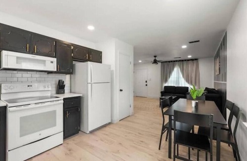 Drayton Apartment | Modern Comforts