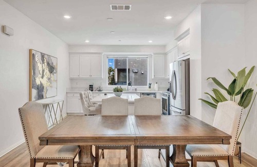 Irvine Business Complex House | Modern Irvine Getaway on Steely #42612