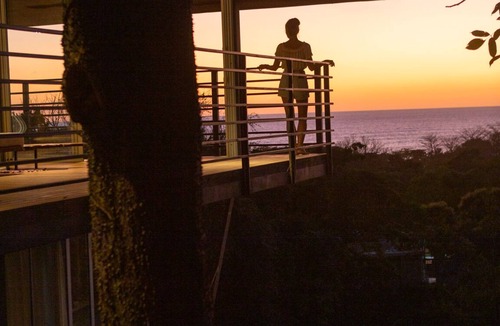 Mal Pais House | Modern Jungle Treehouse with Ocean Views and short walk to the Mal Pais Beaches.