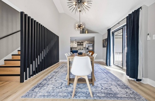 Clyde House | Modern Mountain Retreat! Views and Stargazing!