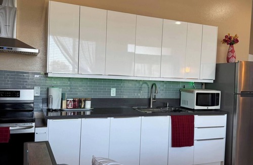 La Sierra Hills Apartment | Modern Studio w/King Bed, Balcony, Kitchenette