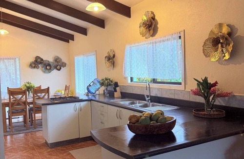 Tapere of Titikaveka House | Mountain Views, 3BR Family Home, Near Muri Beach