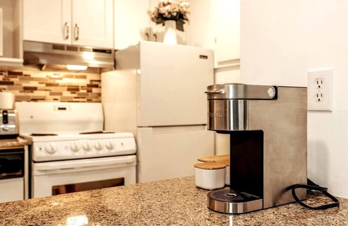 Craigleith Condo | Mountainside Studio Bliss: Steps to Slopes, Renovated, Pool, 2 Hot Tubs, Tennis