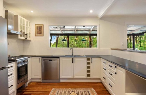 Binna Burra House | Mulberry House - Pet Friendly Hinterland Retreat with Pool near Bangalow