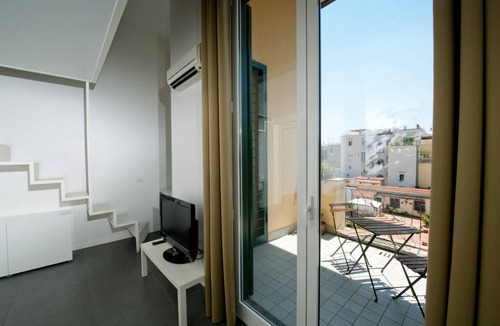 Quartieri Spagnoli Apartment | Nardones Apartment with balcony by Wonderful Italy