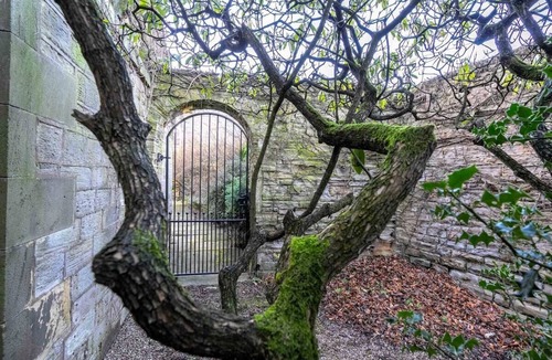 Hoylandswaine House | Noblethorpe Hall * Perfect Retreat in the Yorkshire Countryside*