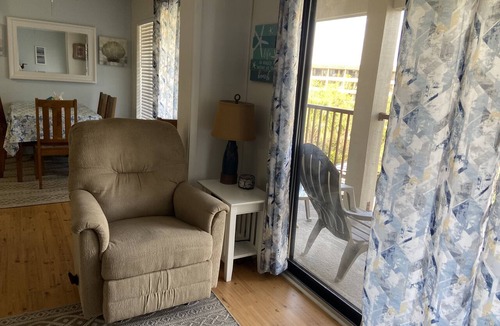 Folly Field Condo | Ocean View 2BR/2BA Steps to Beach Admiral’s Row B Pools, Pickleball & Tennis